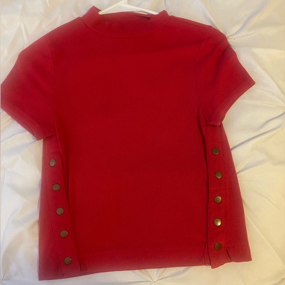 Free People - Mock Neck Side Snap Shirt Red/Pink Ribbed and fitted - Picture 4 of 4